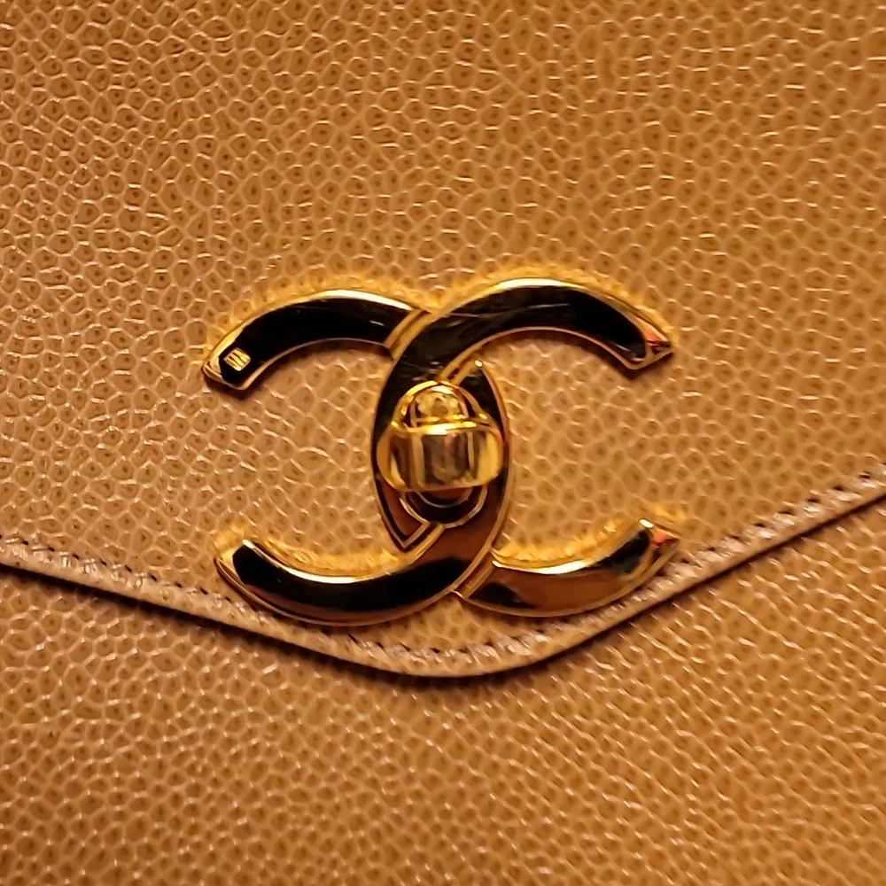 Vintage Chanel Shoulder Bag - Picture 4 of 15